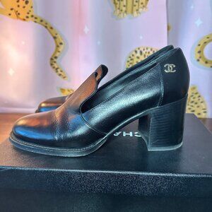 Chanel- Moccasins/Loafers- Size 8.5B- Black/Glazed Calfskin